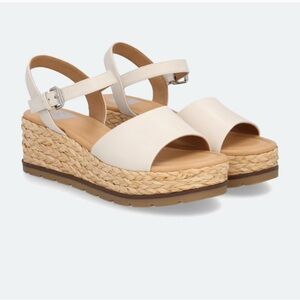 DV by Dolce Vida NWOT Women's Cream Wedge Sandals 8